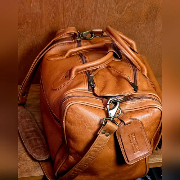 CLAIRECHASE GENUINE LEATHER DUFFEL BAG